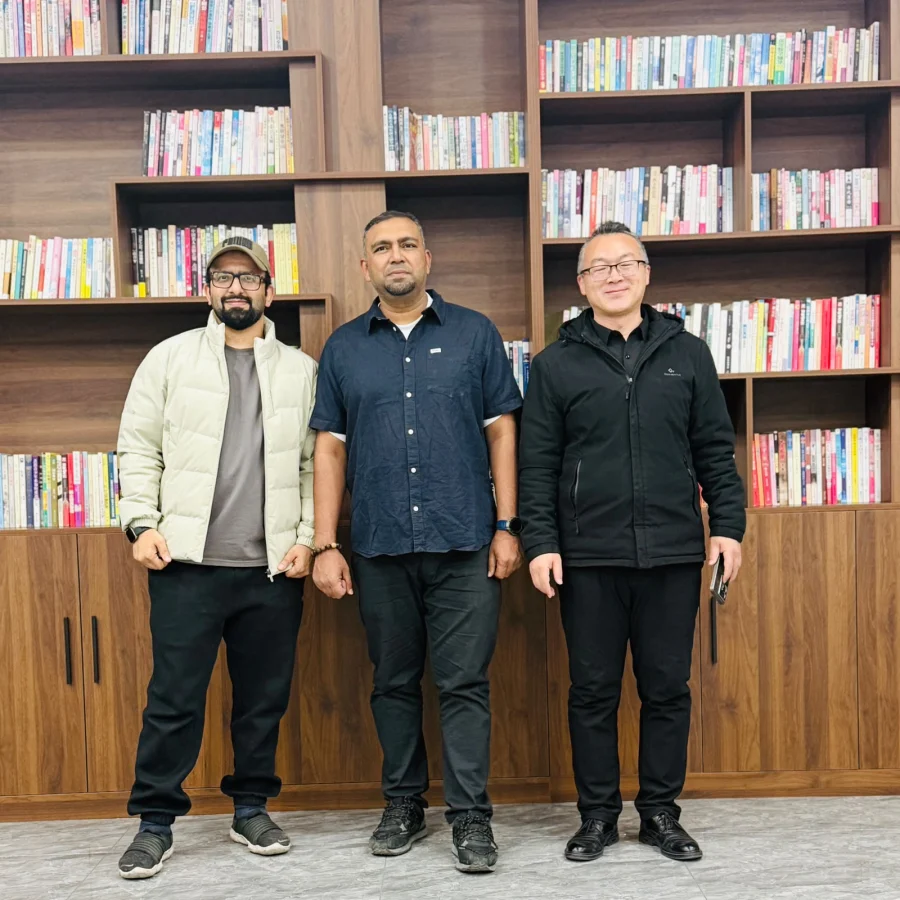 4U Business Links team at a partner office
